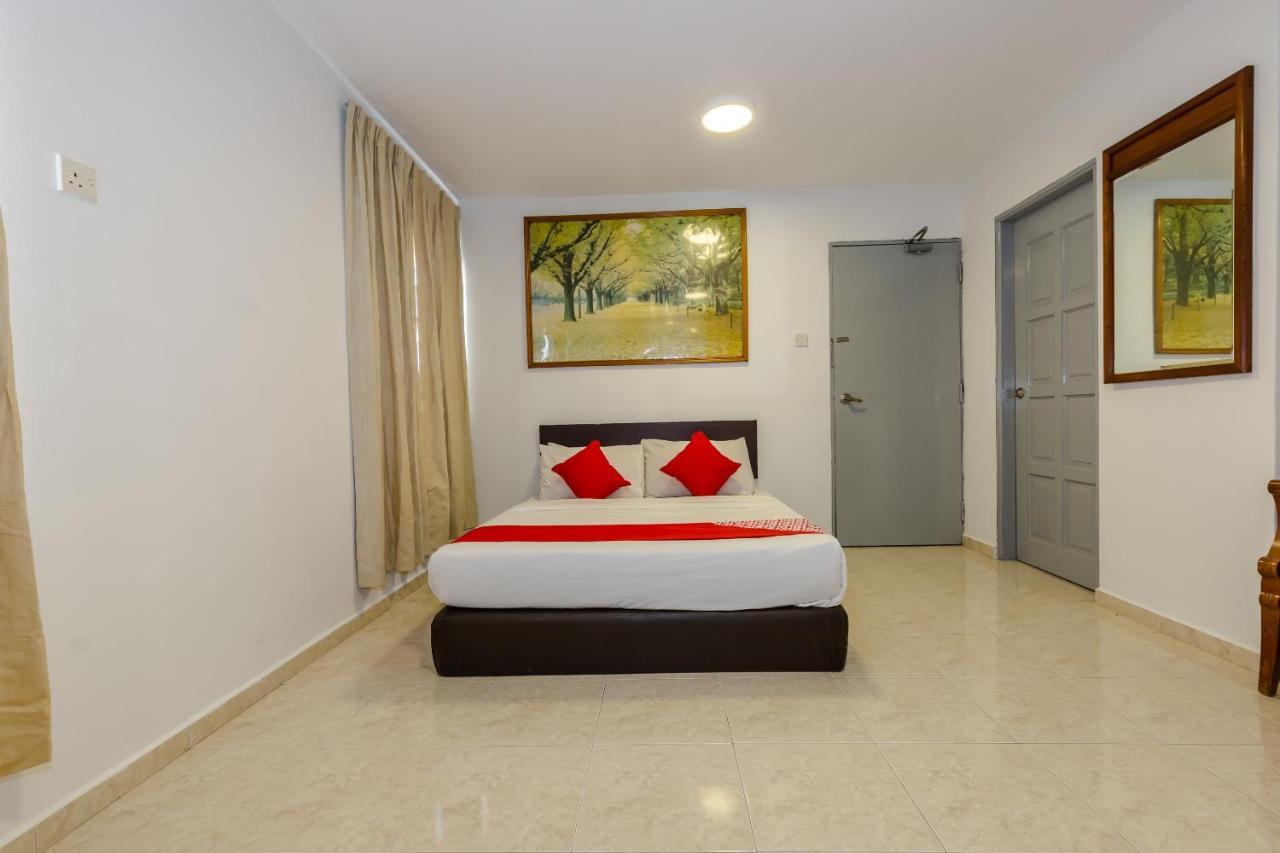 Oyo 1090 Hollitel Hotel Melaka Ngoại thất bức ảnh
