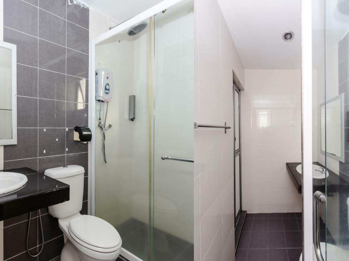 Oyo 1090 Hollitel Hotel Melaka Ngoại thất bức ảnh
