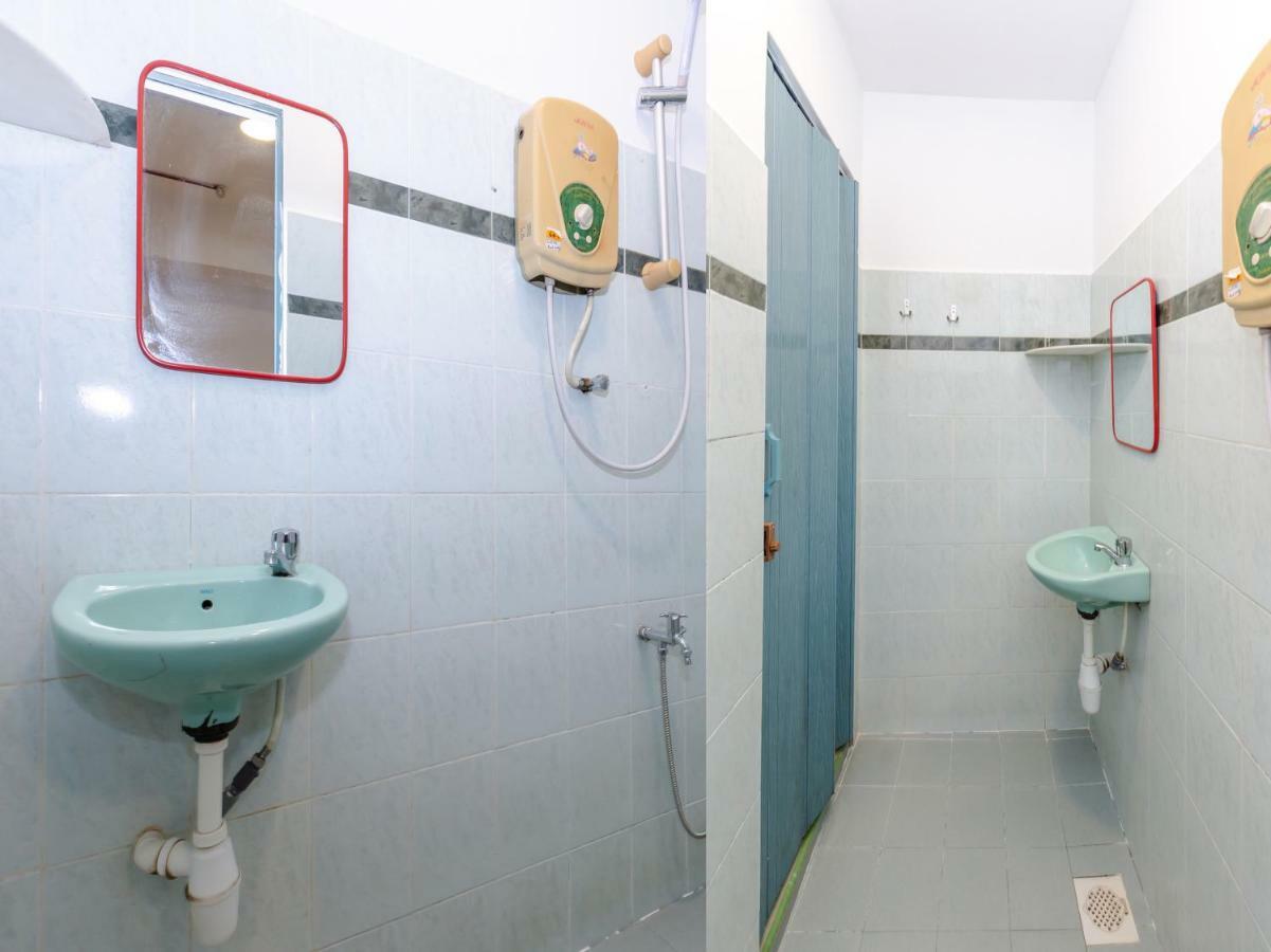 Oyo 1090 Hollitel Hotel Melaka Ngoại thất bức ảnh